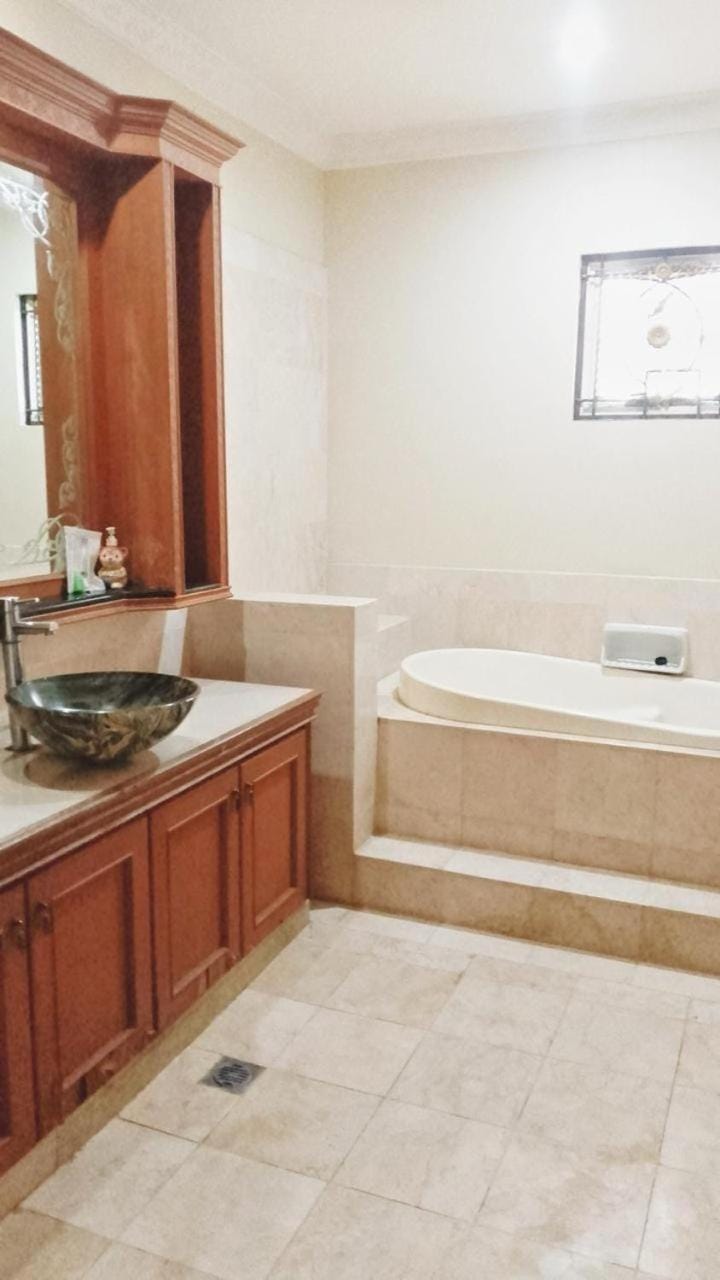 Vila Princess Sentul 7 bedroom Private pool, Billiard, Tenis meja Villa in West Java