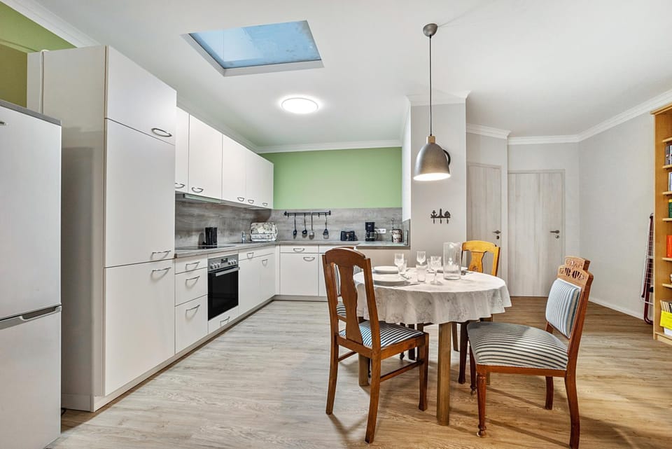Property building, Kitchen or kitchenette, Living room