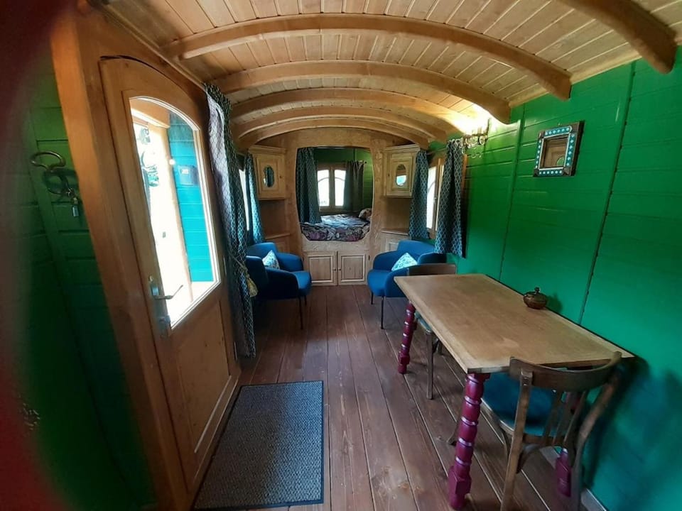 Living room, Dining area, Bedroom