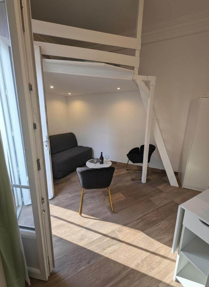 Cozy studio, balcony & AC, Heart of Nice Apartment in Nice