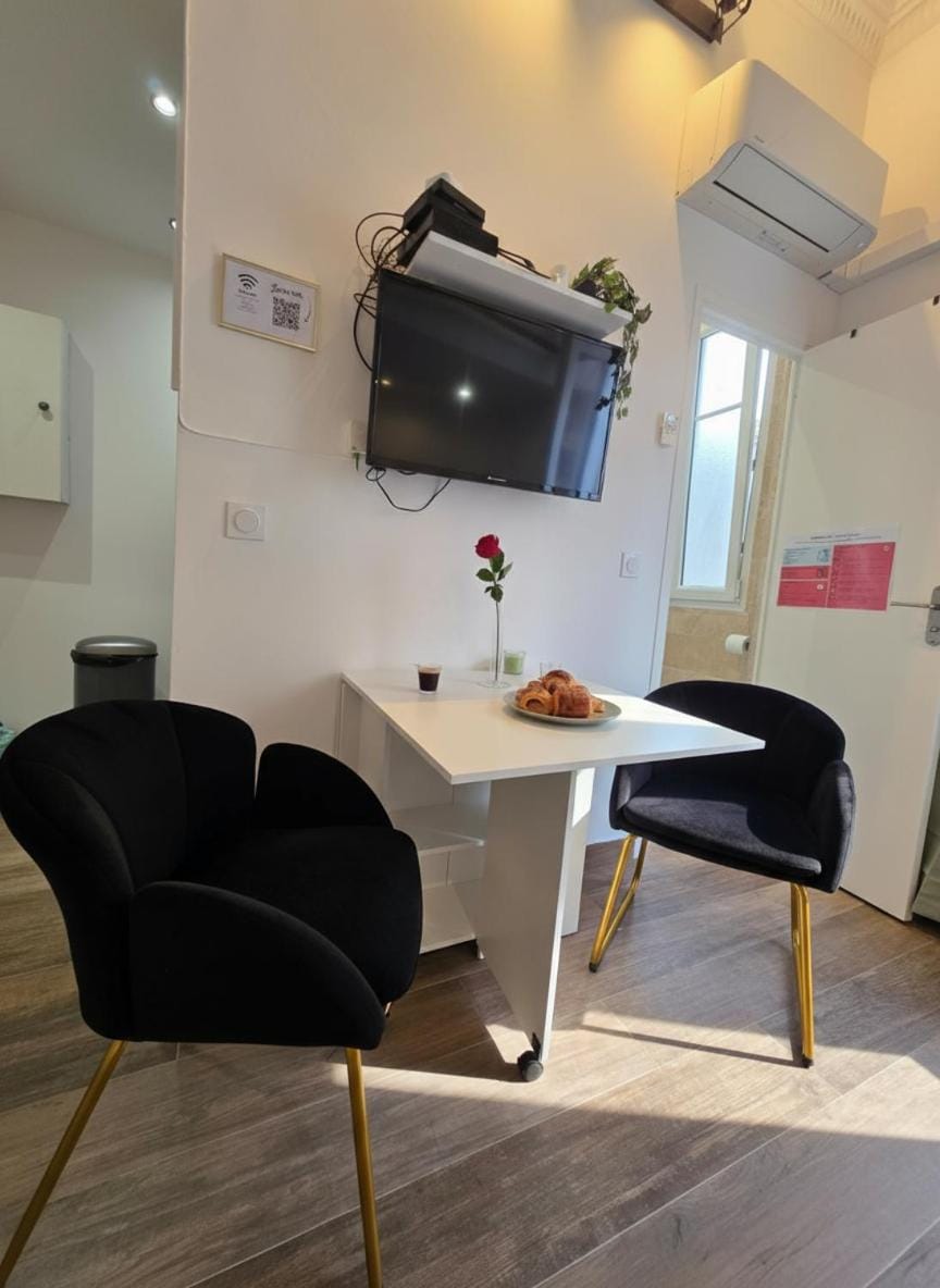 Cozy studio, balcony & AC, Heart of Nice Apartment in Nice