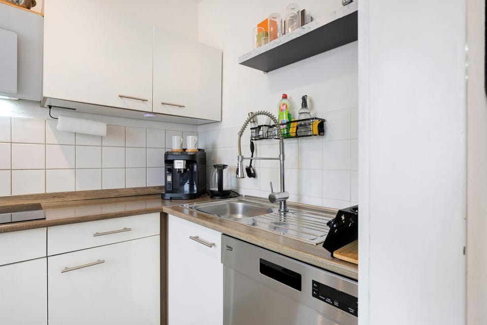 Kitchen or kitchenette, Living room