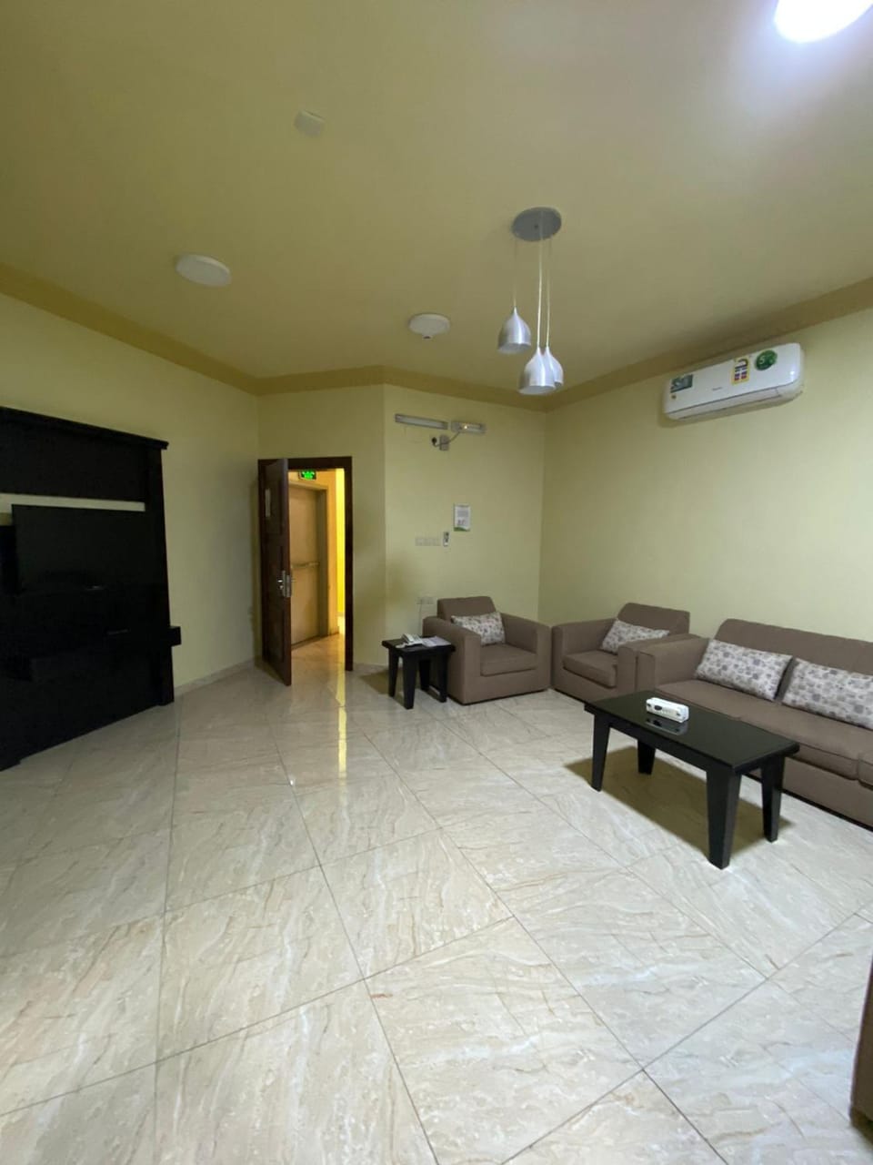 Living room, Seating area, air conditioner