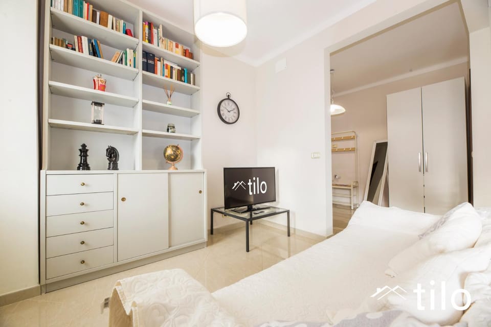 Communal lounge/ TV room, Library, TV and multimedia, Evening entertainment, wardrobe