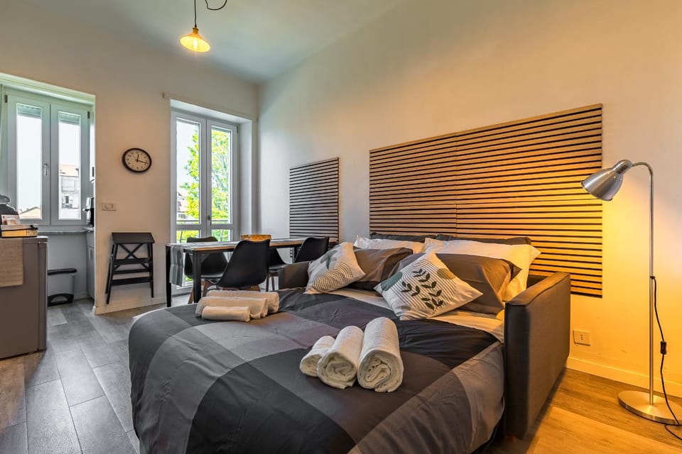 Bed, Living room