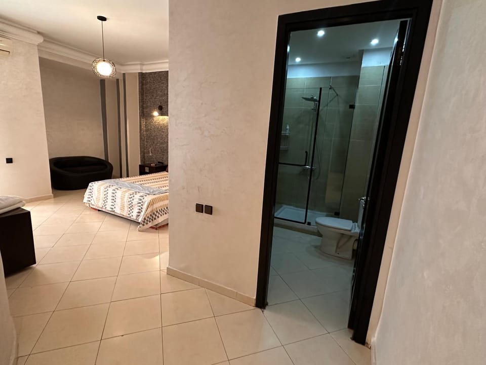Bathroom, Photo of the whole room, Bedroom