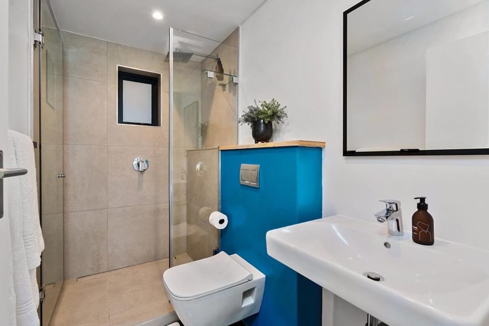 Explore the vibrant heart of Cape Town- 2 bed apmt Apartment in Cape Town