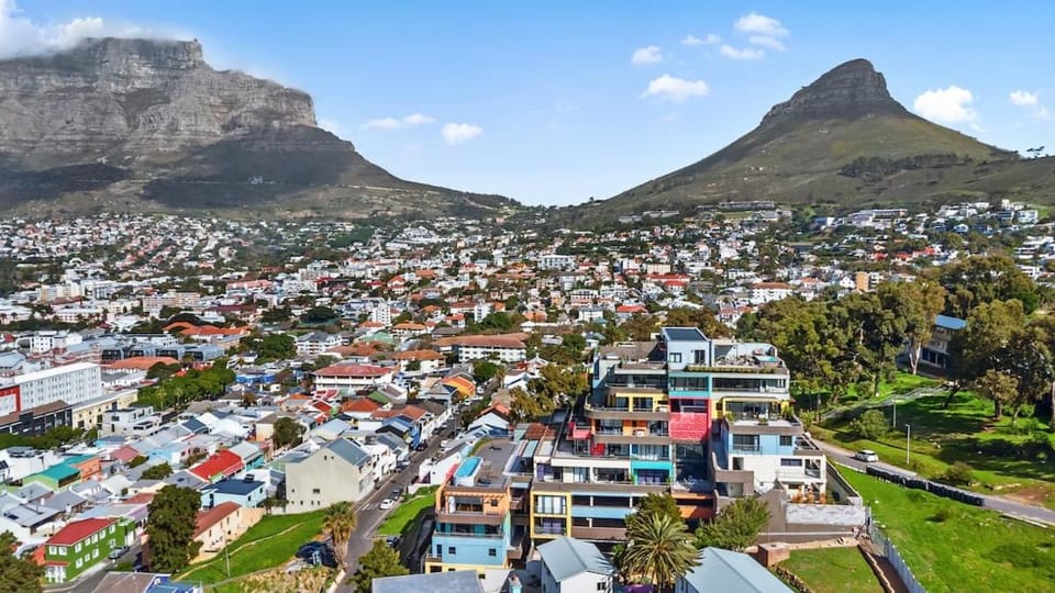 Explore the vibrant heart of Cape Town- 2 bed apmt Apartment in Cape Town
