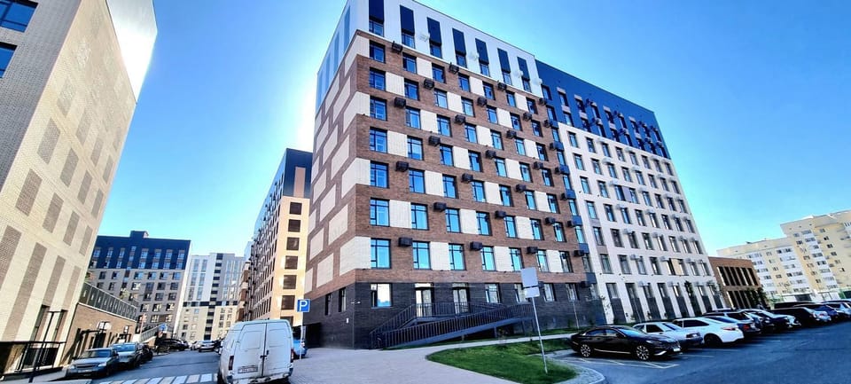 Property building, Day