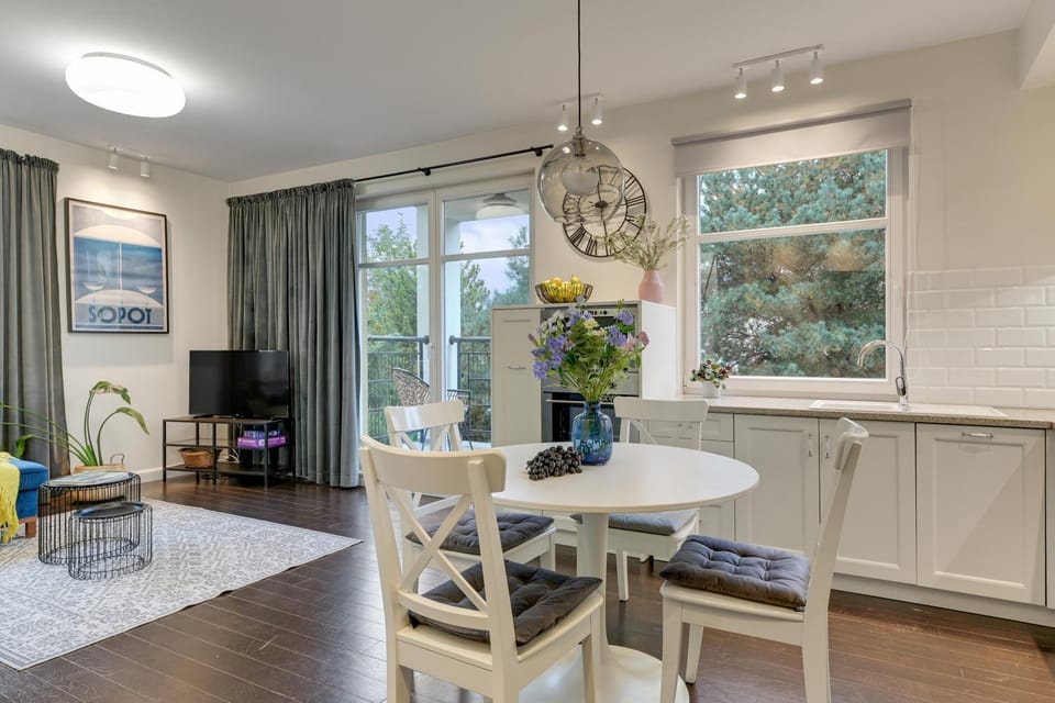 Balcony/Terrace, Kitchen or kitchenette, microwave, oven