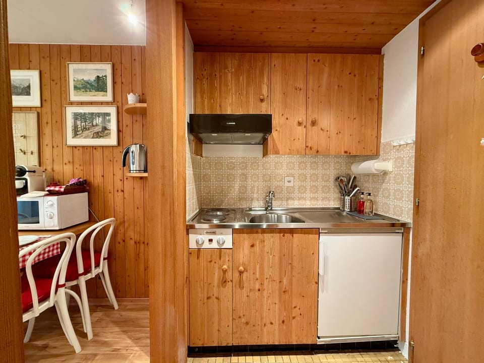 Kitchen or kitchenette