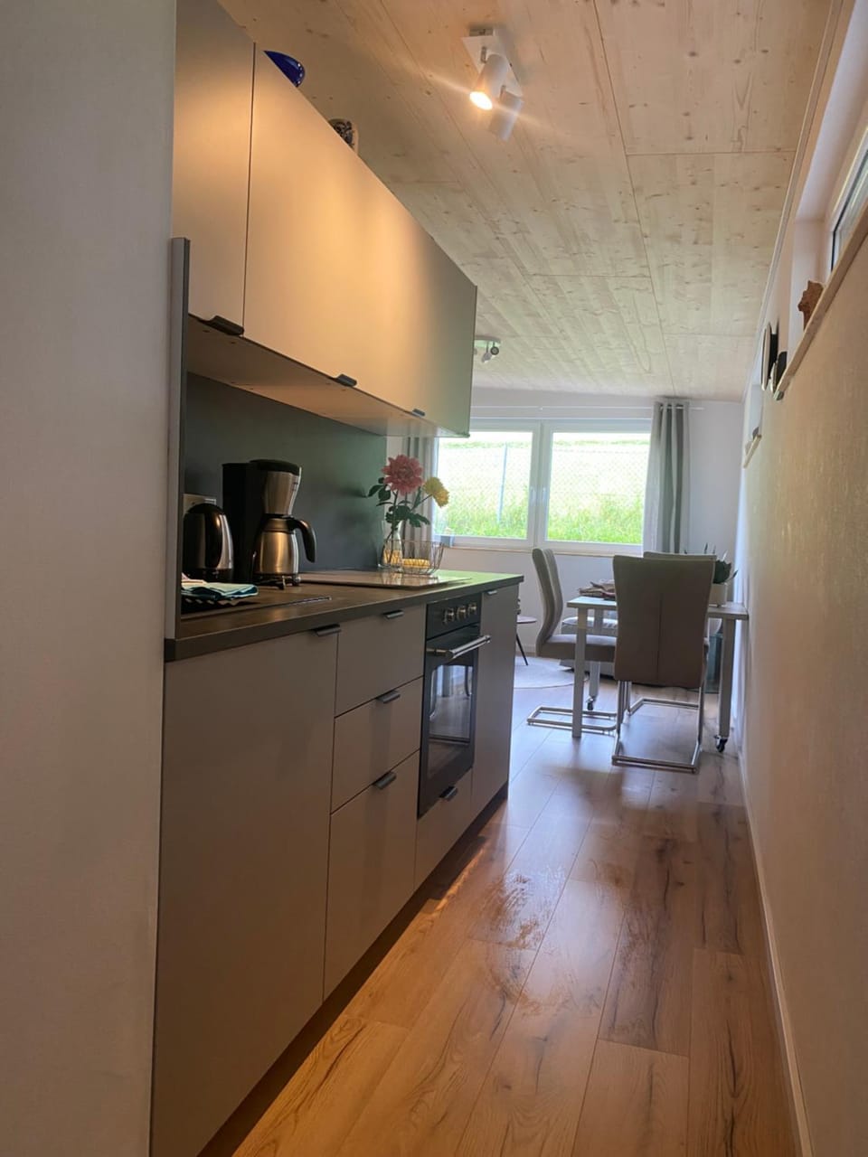 Dining area, kitchen
