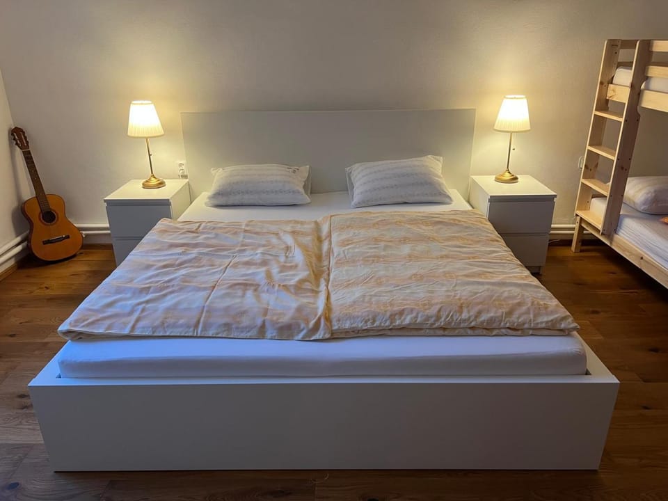 Bed, Photo of the whole room, Bedroom