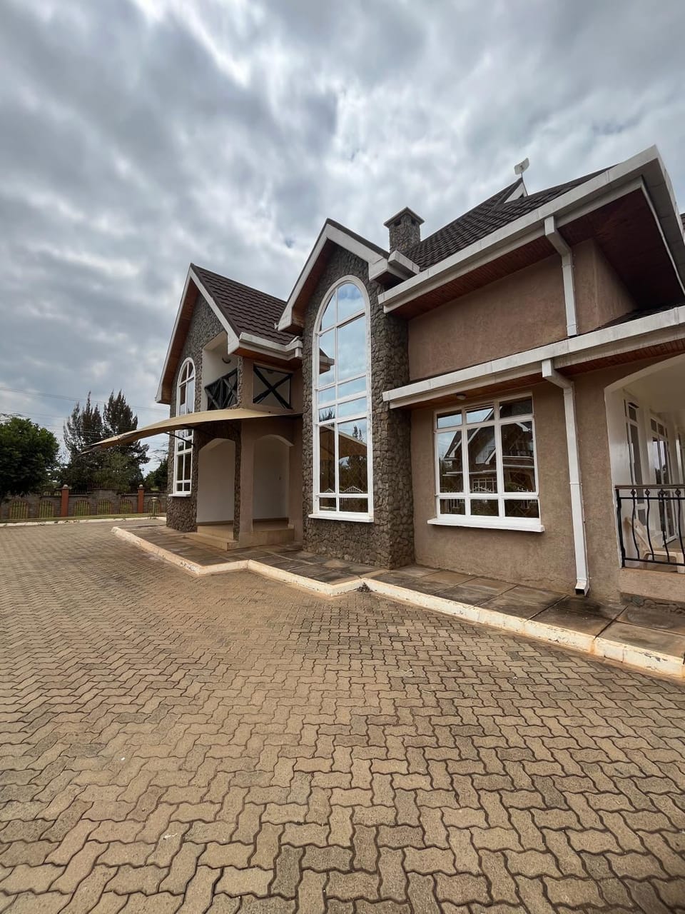 Property building, Day