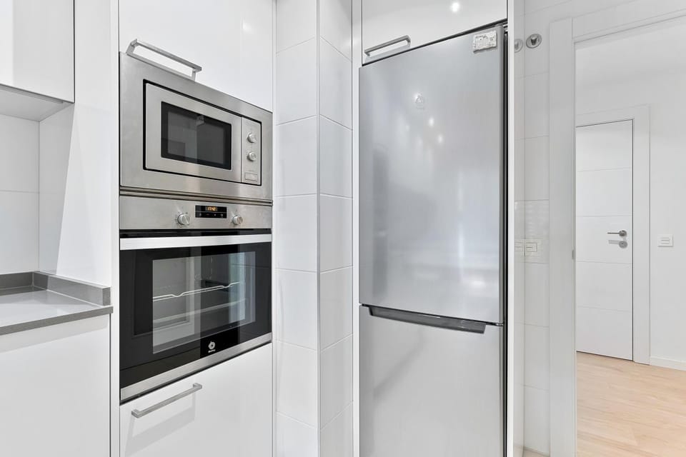 Kitchen or kitchenette, oven