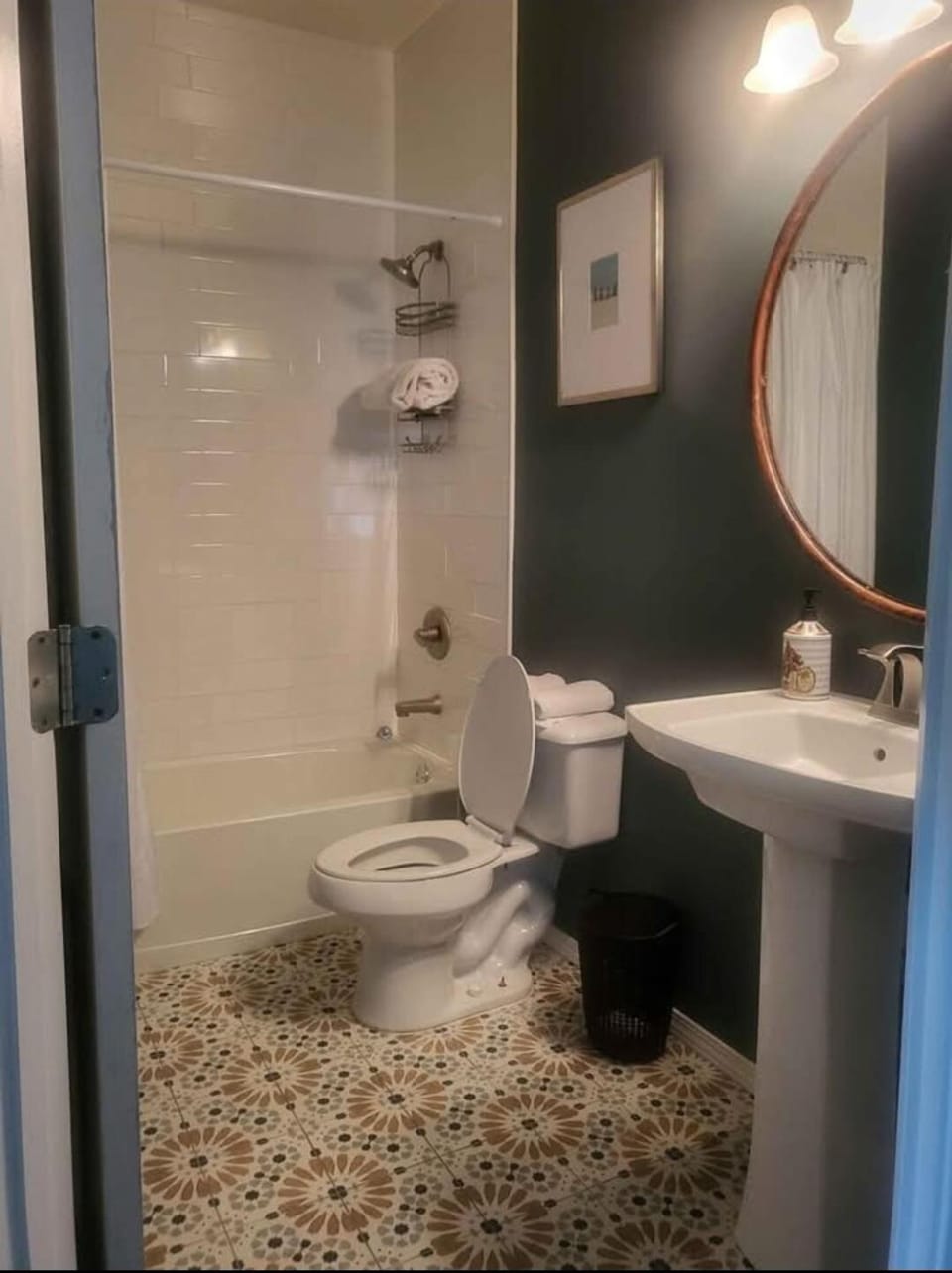 Cottage Queen Room Vacation rental in Lake Lanier