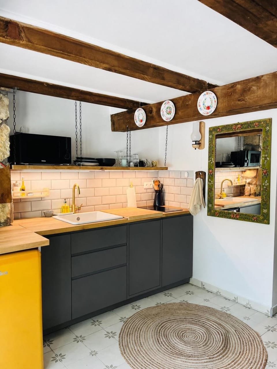 Kitchen or kitchenette