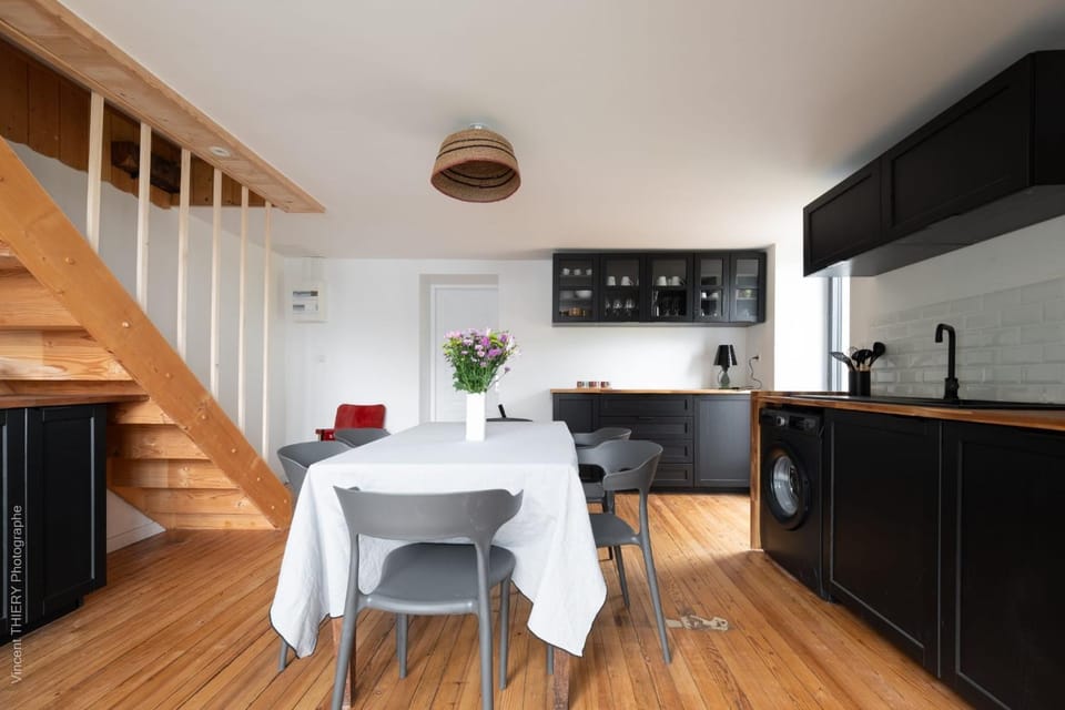Property building, Kitchen or kitchenette, Living room