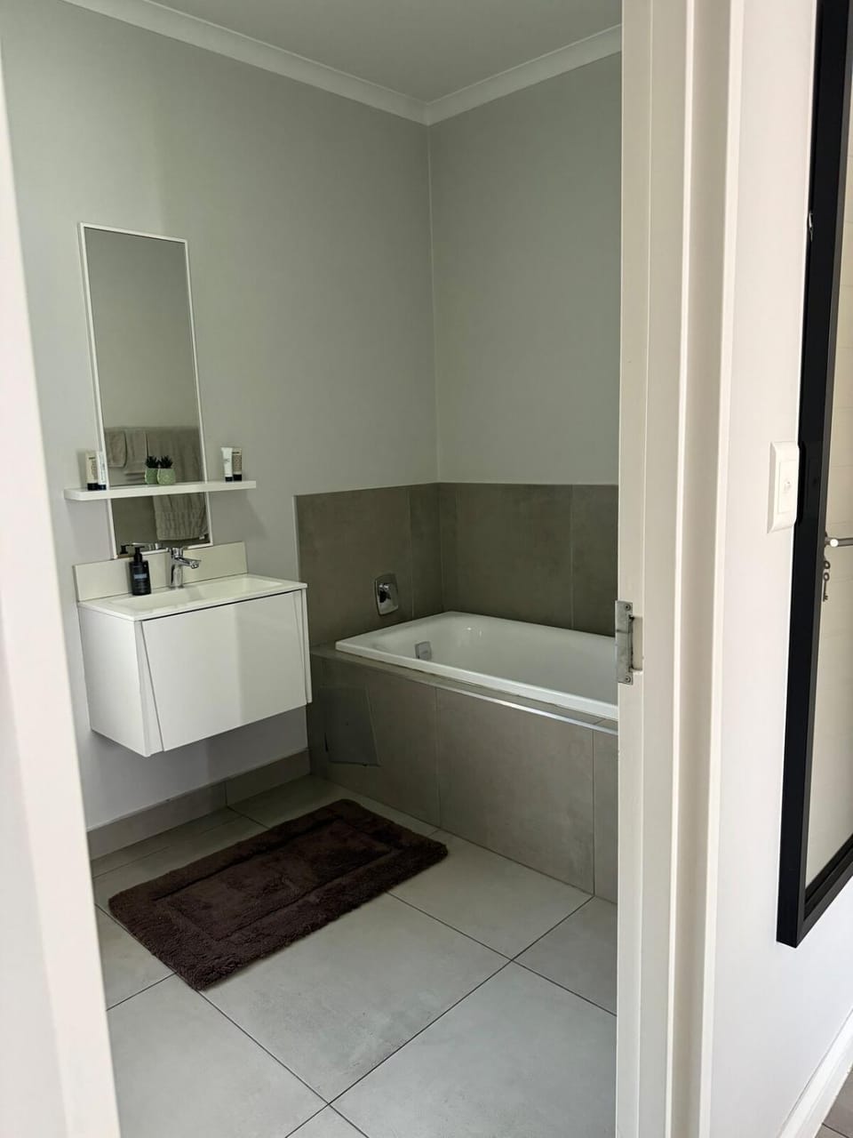 Bathroom, Bath