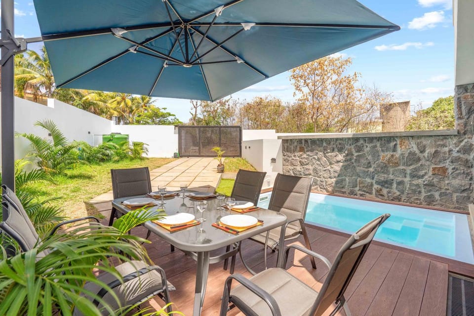 Patio, Balcony/Terrace, Dining area, Pool view, Swimming pool