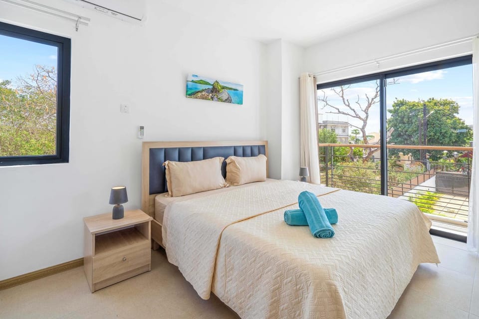 Bed, View (from property/room), Balcony/Terrace, Photo of the whole room, Bedroom, towels