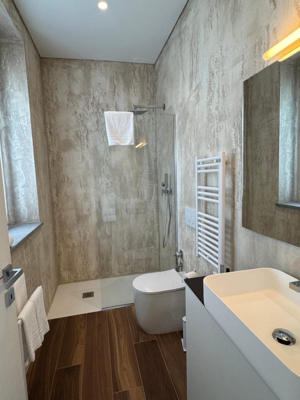 Shower, Toilet, Bathroom