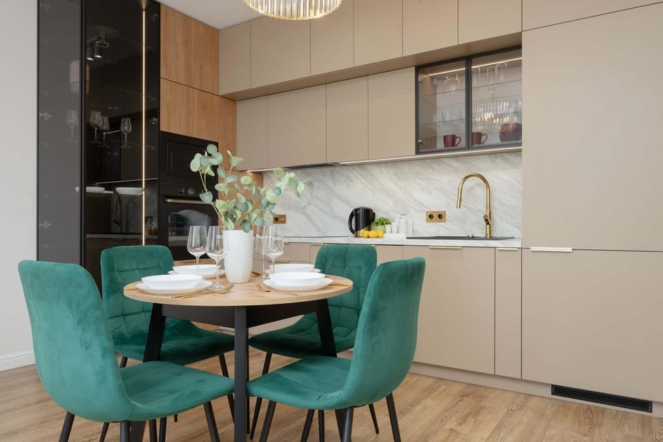 Kitchen or kitchenette, Living room, Seating area, Dining area
