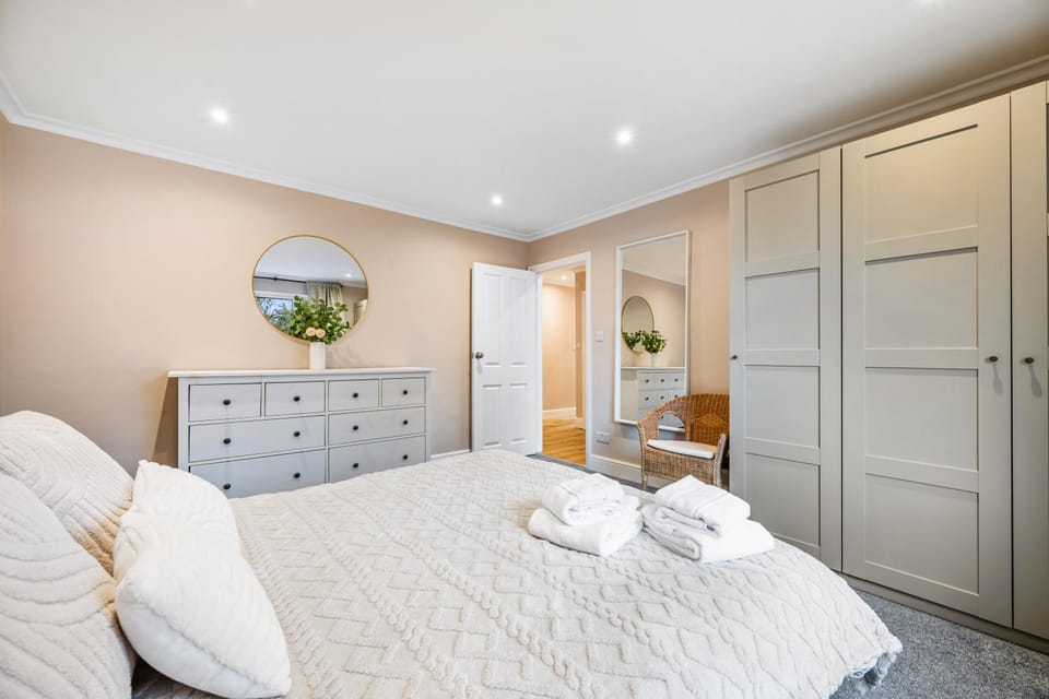 Bed, Bedroom, wardrobe