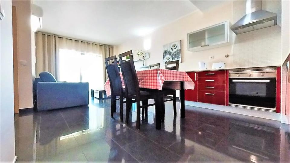 Kitchen or kitchenette, Living room, Dining area, dishwasher, oven, stove, toaster