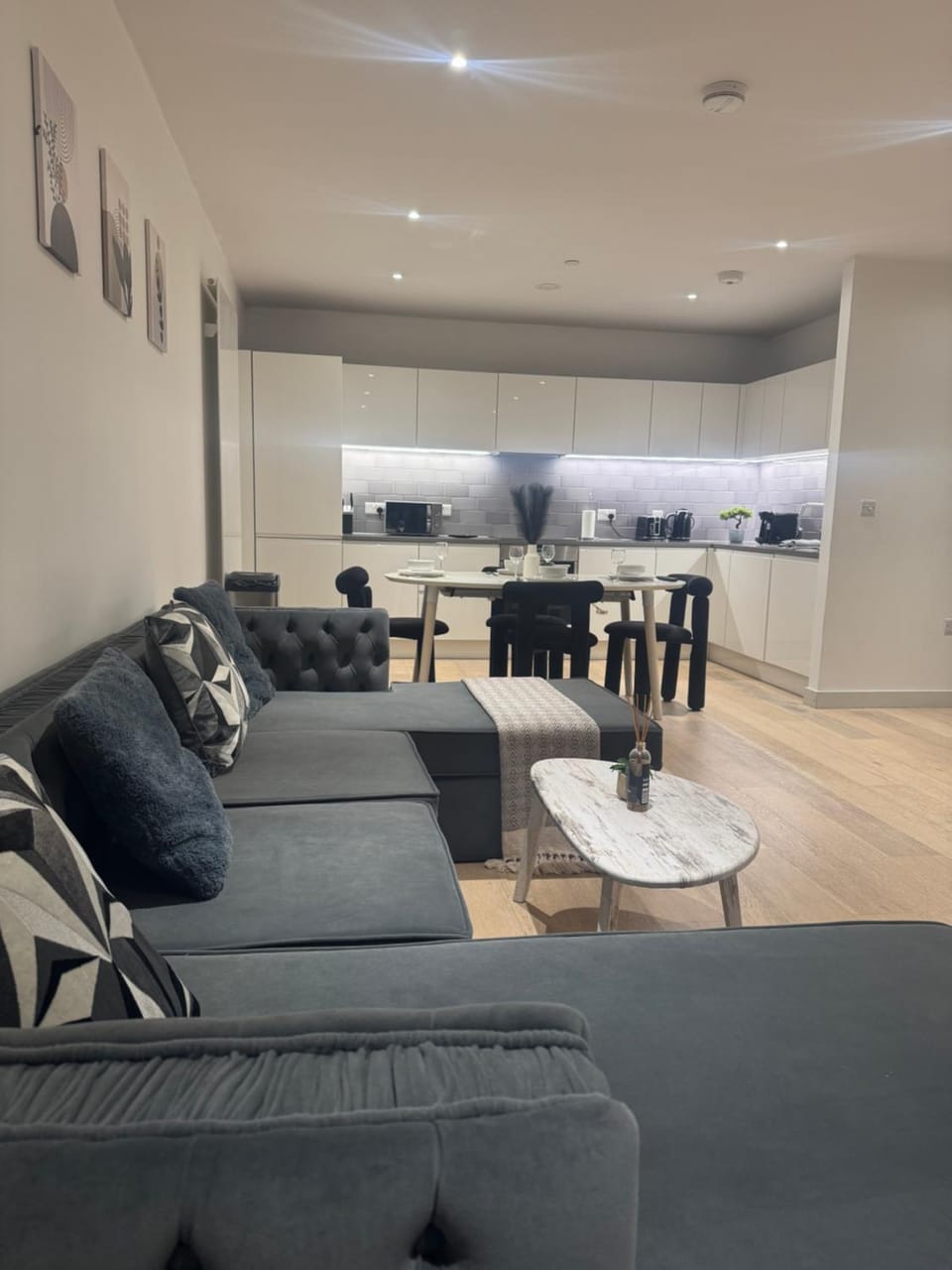 Luxury 2 Bedroom 2 Bathroom Apartment by ExCeL & The 02, London Apartment in London