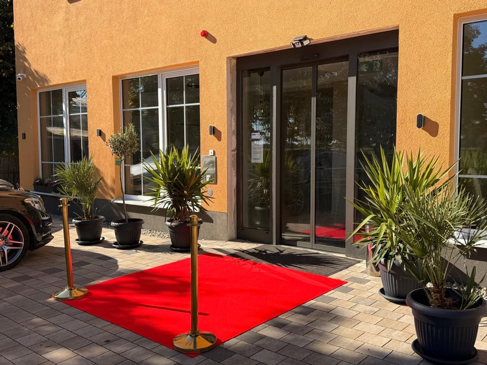 Property building, Patio, Parking