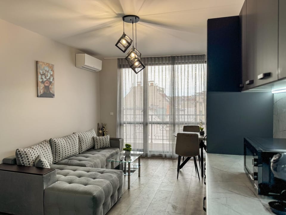 Living room, Seating area, air conditioner