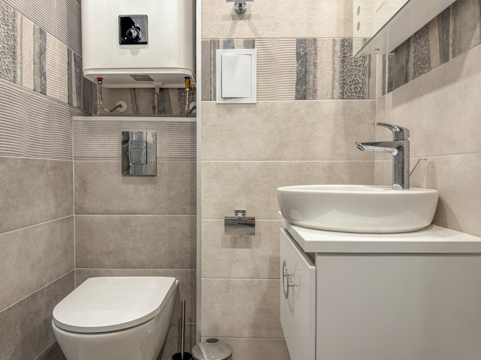 Shower, Toilet, Bathroom