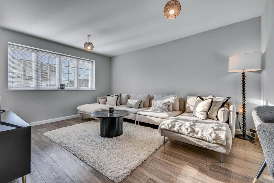 Communal lounge/ TV room, Living room, Seating area