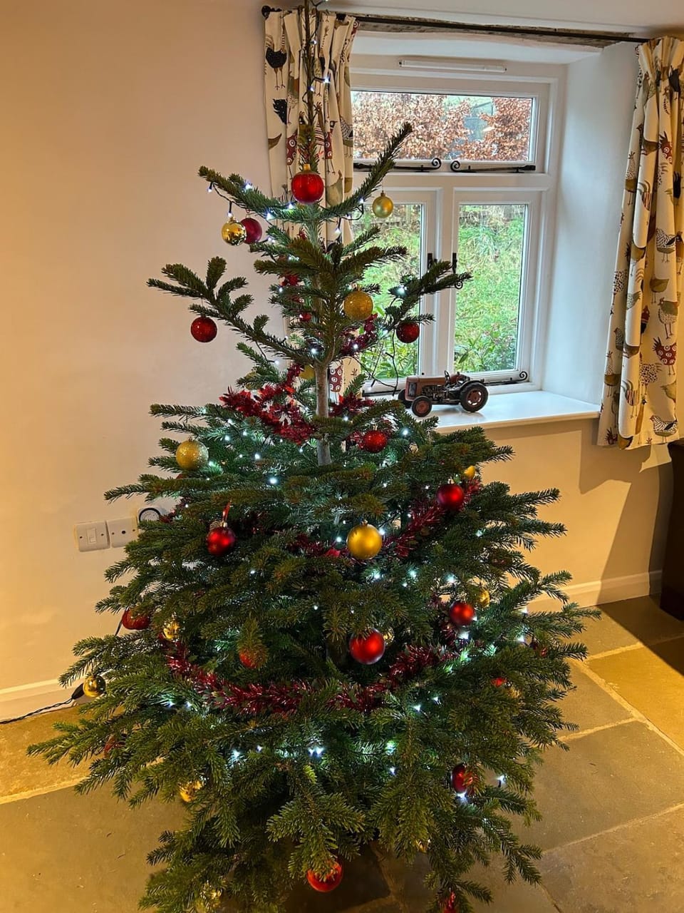 Luxury Farmhouse Retreat with Private Hot Tub & EV Villa in North Devon District