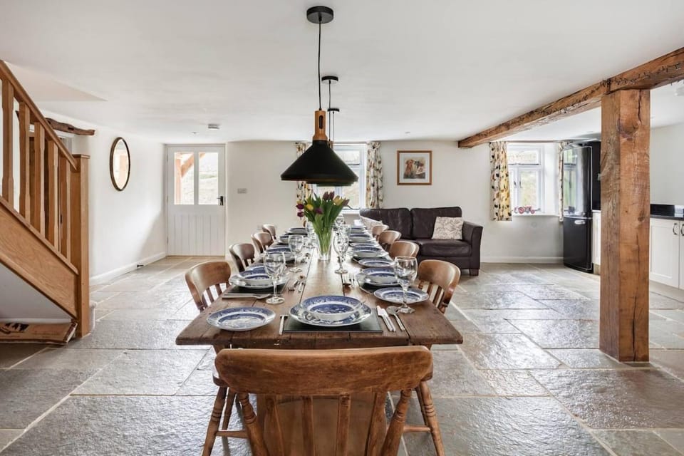 Luxury Farmhouse Retreat with Private Hot Tub & EV Villa in North Devon District