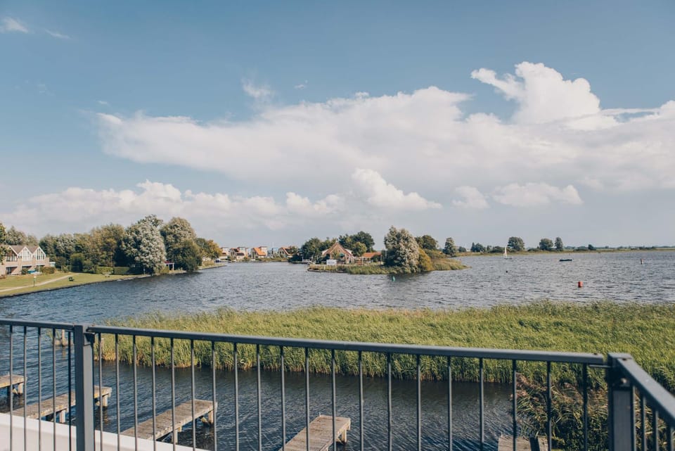 Day, Lake view