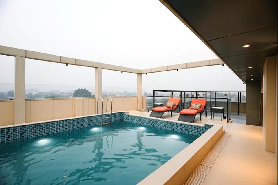 Balcony/Terrace, Swimming pool, Swimming pool