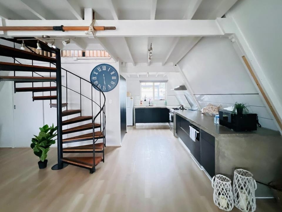 Coastal A-Frame Hideaway House in Melbourne