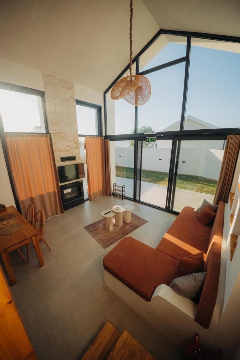 Patio, Kitchen or kitchenette, Living room, Seating area, Dining area