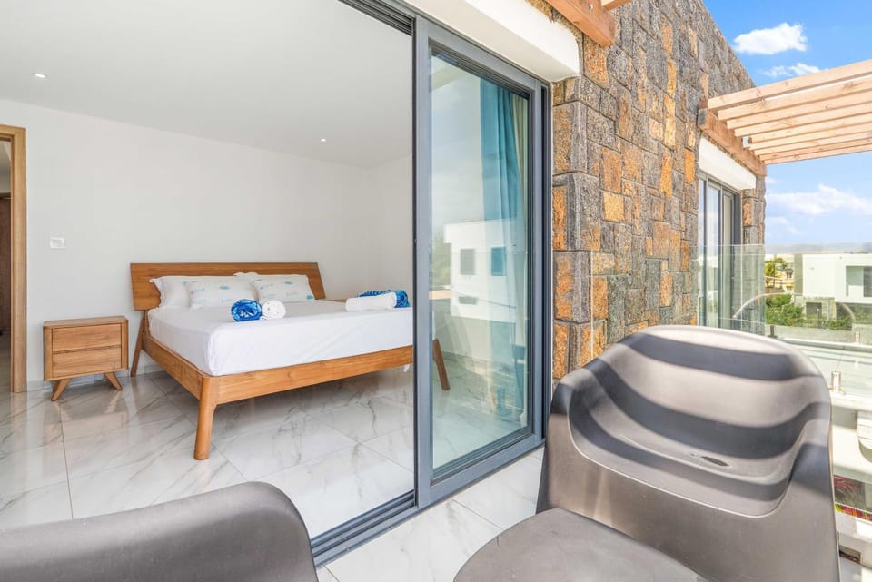 Patio, Bed, View (from property/room), Balcony/Terrace, Bedroom