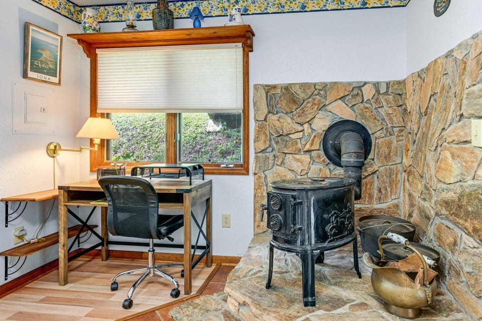 Mine for Gems & Chase Waterfalls: Franklin Retreat House in Tennessee