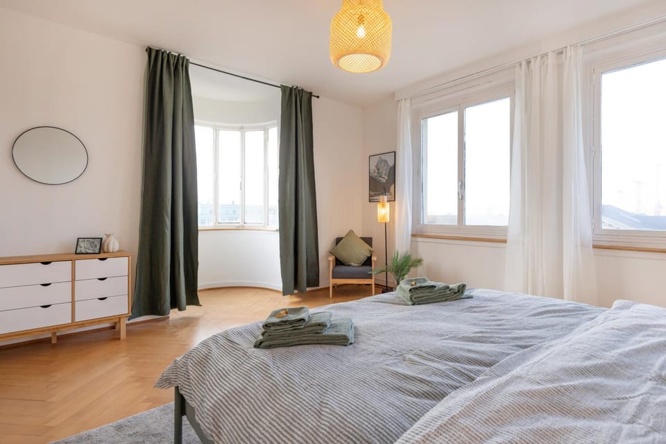 Bed, Bedroom, City view