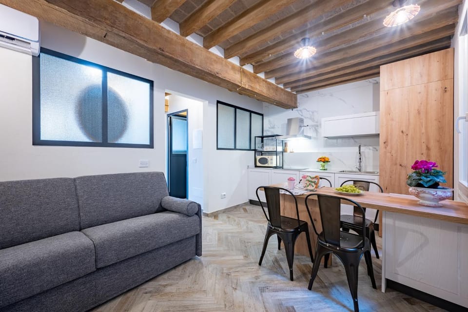 Kitchen or kitchenette, Living room