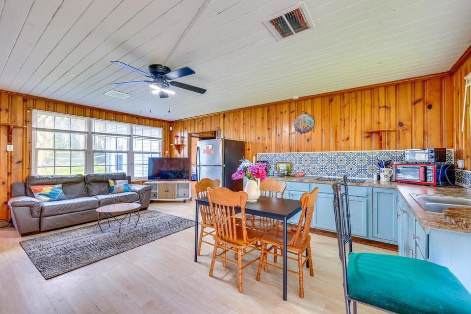 5 Mi to Dtwn! Peaceful Retreat in Jacksonville House in Jacksonville