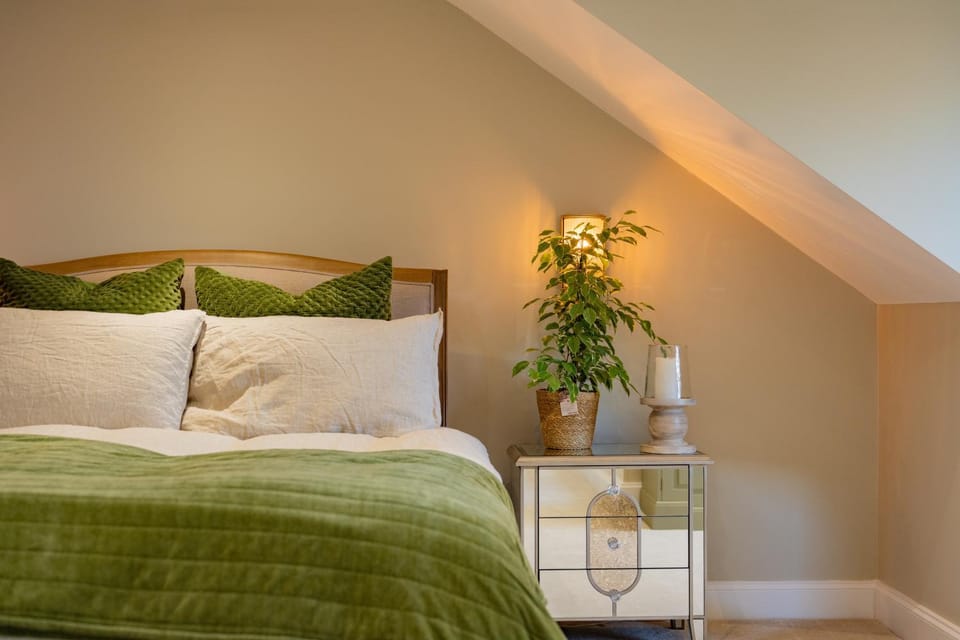 Health & Wellness House Hot Tub, Sauna & Ice Bath Villa in Southampton
