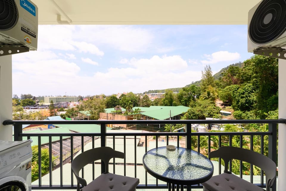 Communal lounge/ TV room, Day, View (from property/room), Balcony/Terrace