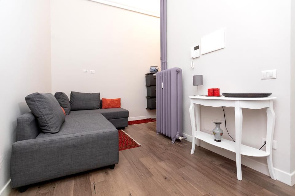 Household Settembrini Bed and Breakfast in Milan