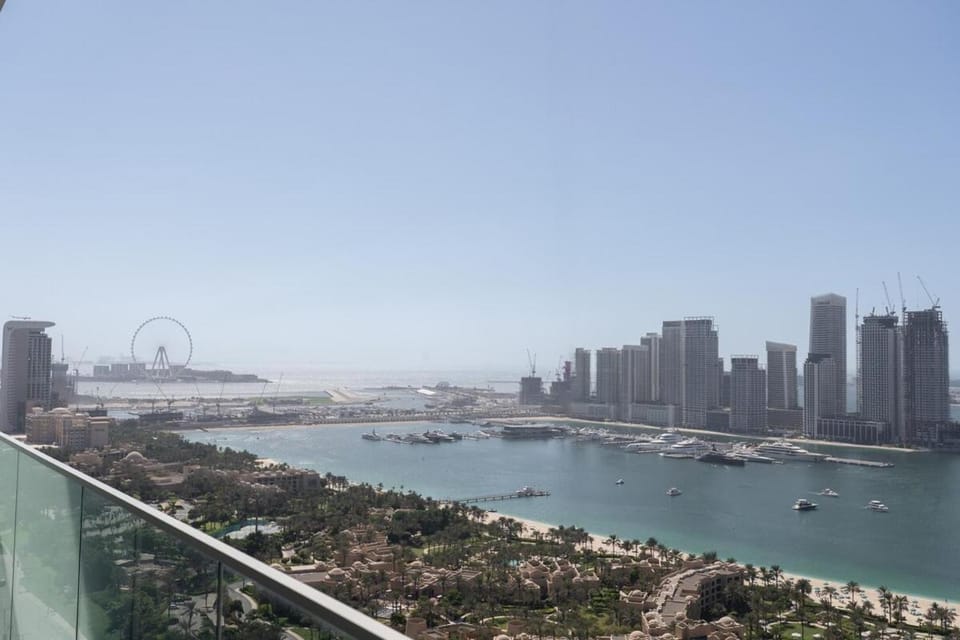 20th Floor Beach View Retreat, Palm View Apartment in Dubai