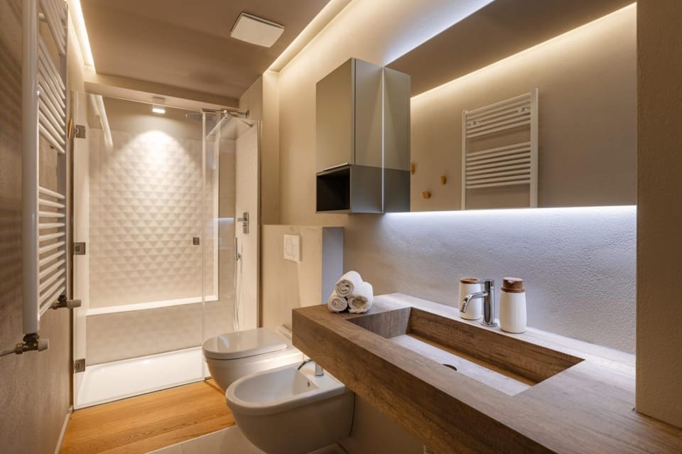 Shower, Bathroom, towels
